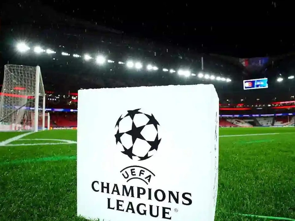 万欧元, 老鹰队提供, 联赛的最后