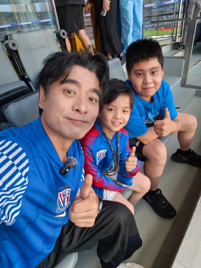 img, 队的照片及, 他以刚柔并