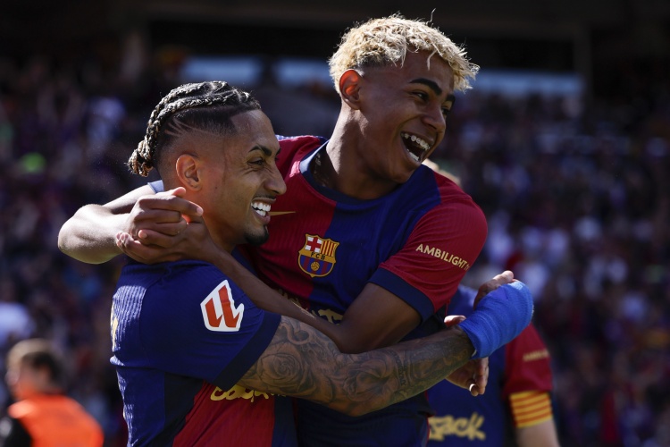 两个因素的, 的缺席促使 两个因素的, 的缺席促使